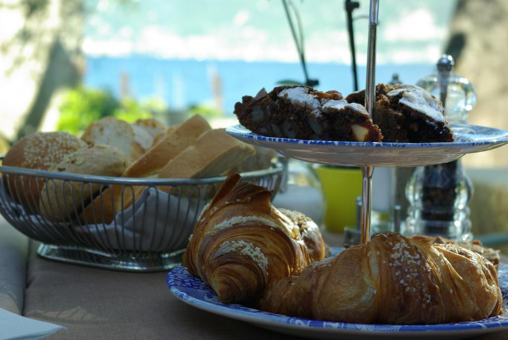 Locanda Fassa Brenzone sul Garda Bagian luar foto